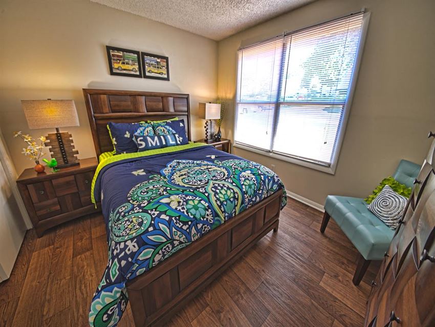 The Overlook Apartment Homes, 1500 Sparkman Drive N.W., Huntsville, AL