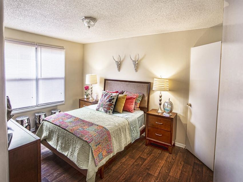 The Overlook Apartment Homes, 1500 Sparkman Drive N.W., Huntsville, AL