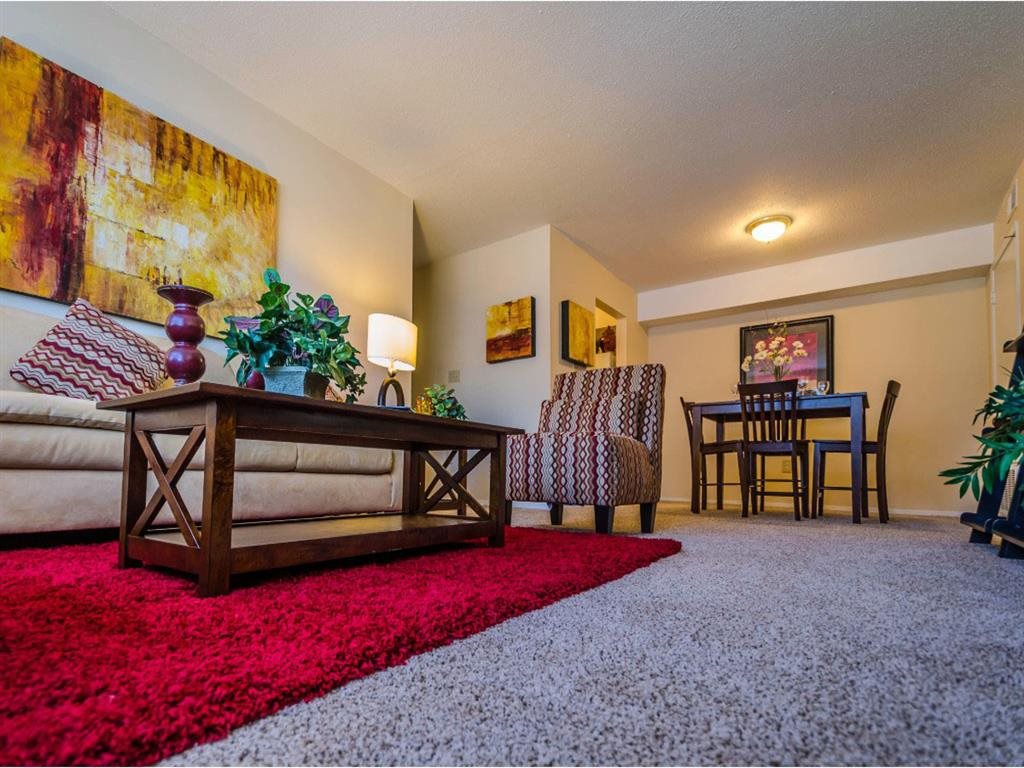 Four Seasons Apartments