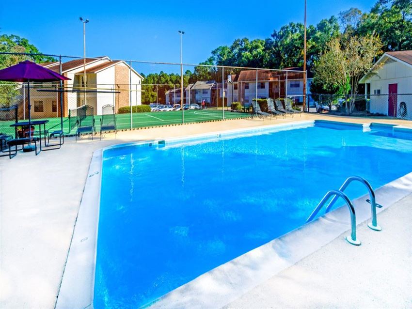 the pool at the apartments for rent