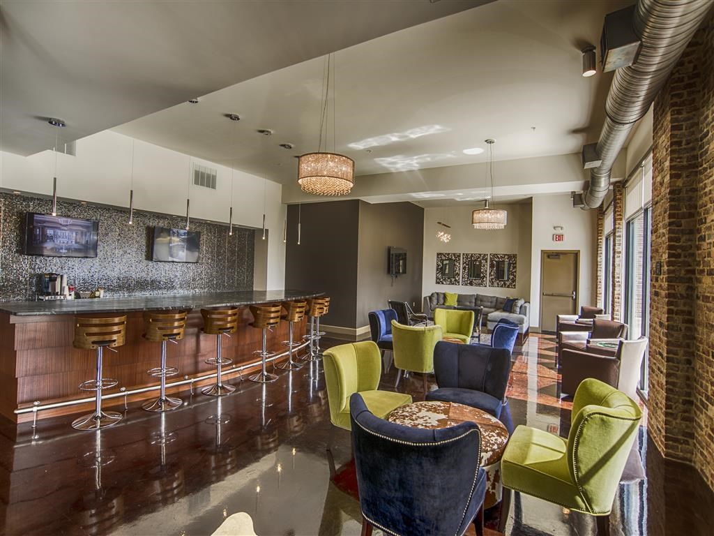 the lobby or reception area at protea hotel