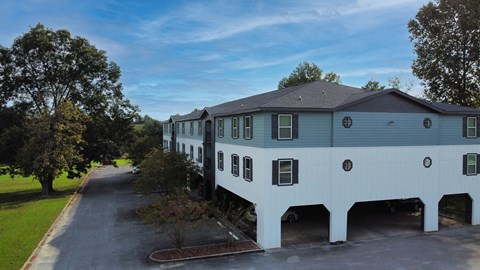 the building where the motel is located