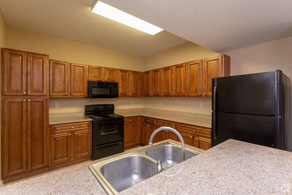 French Quarter Apartments Tuscaloosa, AL Kitchen
