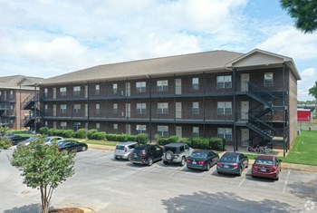 French Quarter Apartments Tuscaloosa, AL Exterior - Photo Gallery 3