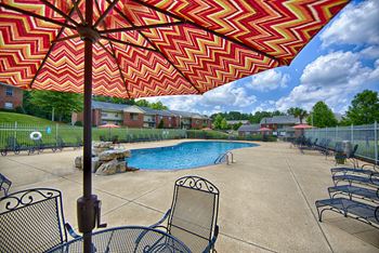 Mountain View Apartment Homes, Tuscaloosa, AL, Resort Style Pool