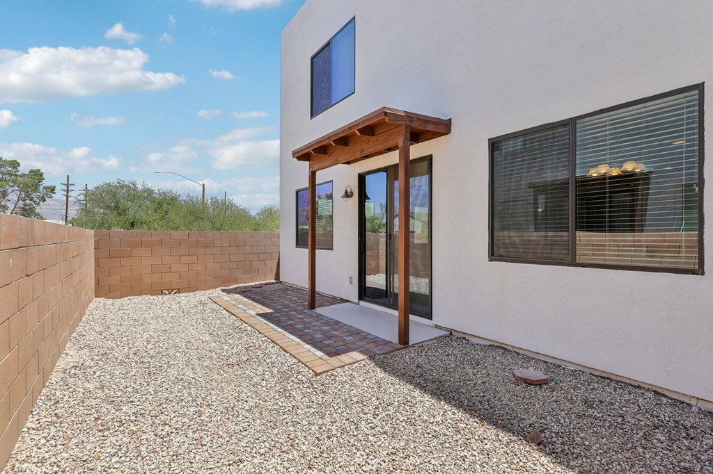 Private backyard at Galeria del Rio Townhomes
