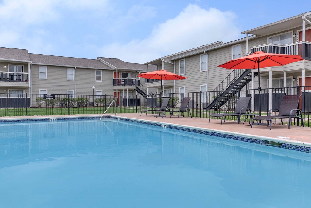 Swimming pool at Royal Wildewood Manor Apartments, Texas