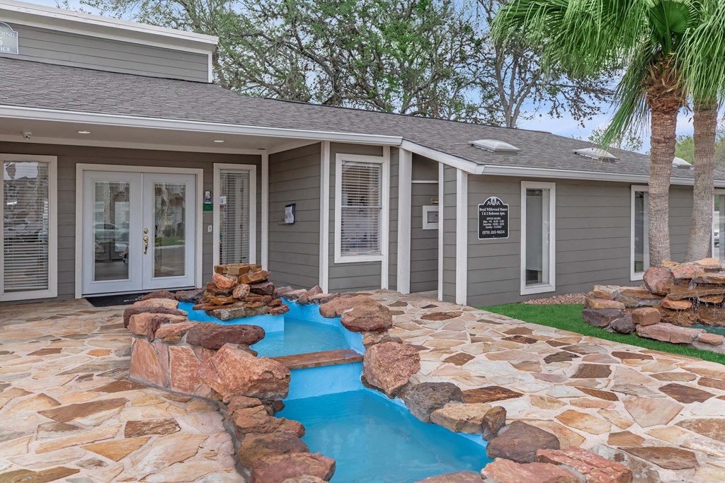 Building exterior at Royal Wildewood Manor Apartments, Clute