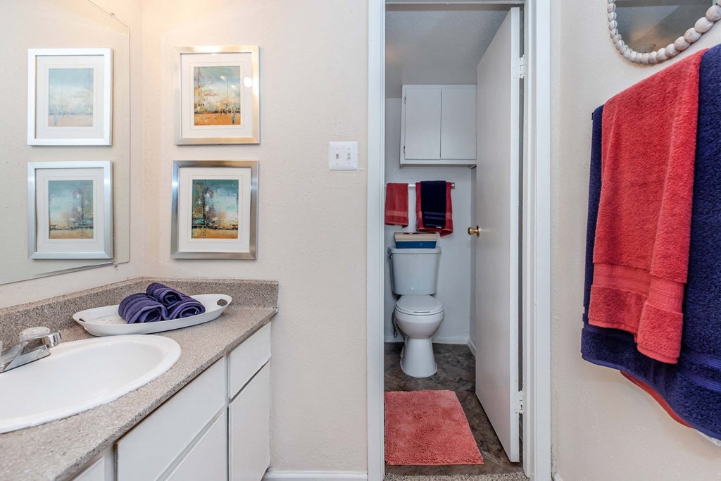 Bathat Royal Wildewood Manor Apartments, Clute, 77531