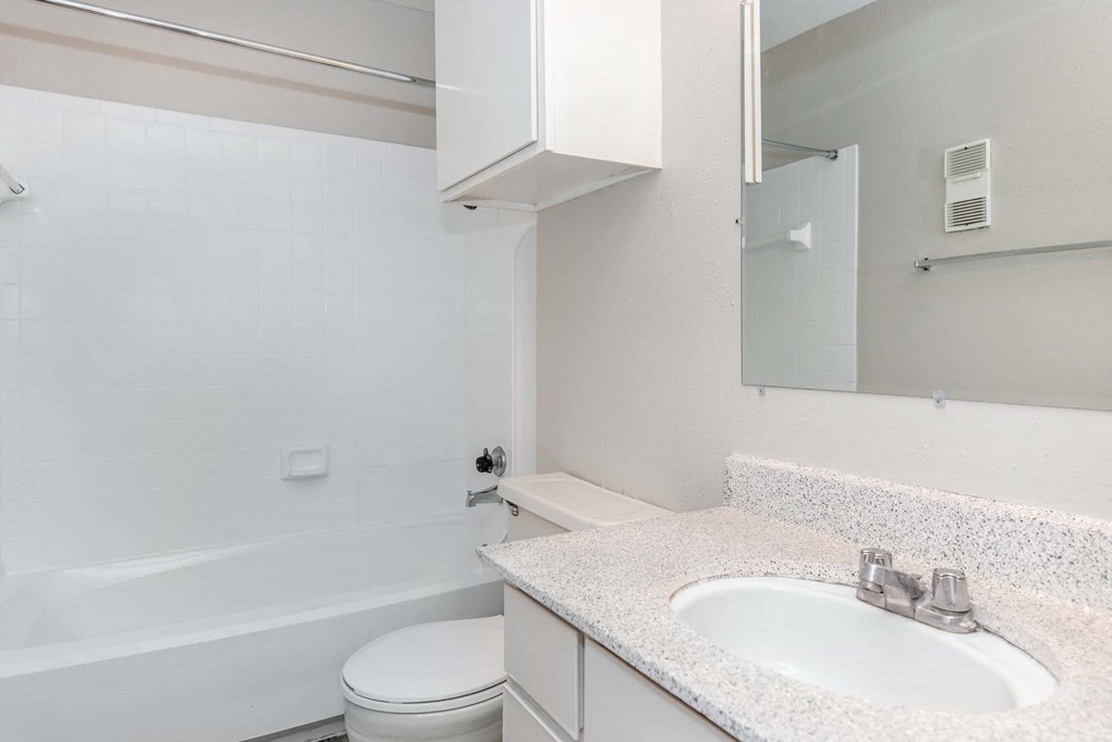 Toilet at Royal Wildewood Manor Apartments, Clute, TX, 77531