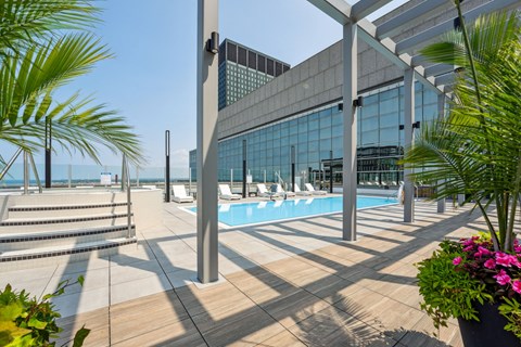 a swimming pool at the resort at longboat key club