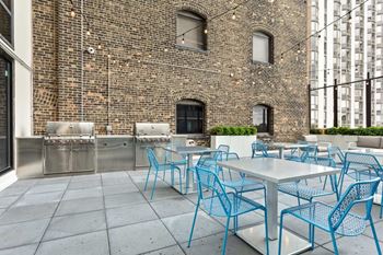 City outdoors dining