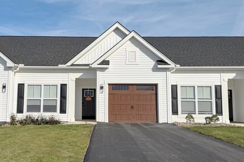 Erie Ridge exterior view of ranch townhome with 1-car garage