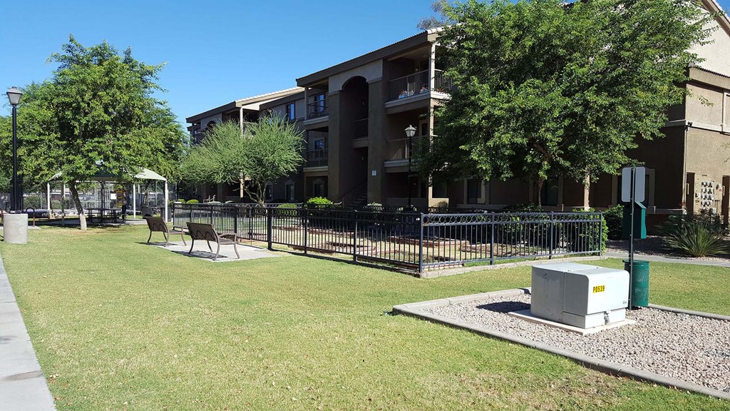 Rehoboth Place apartments in Phoenix, AZ courtyard and community garden
