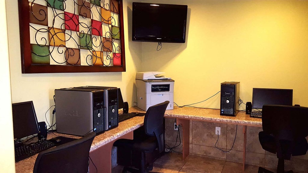 Rehoboth Place apartments in Phoenix, AZ business center