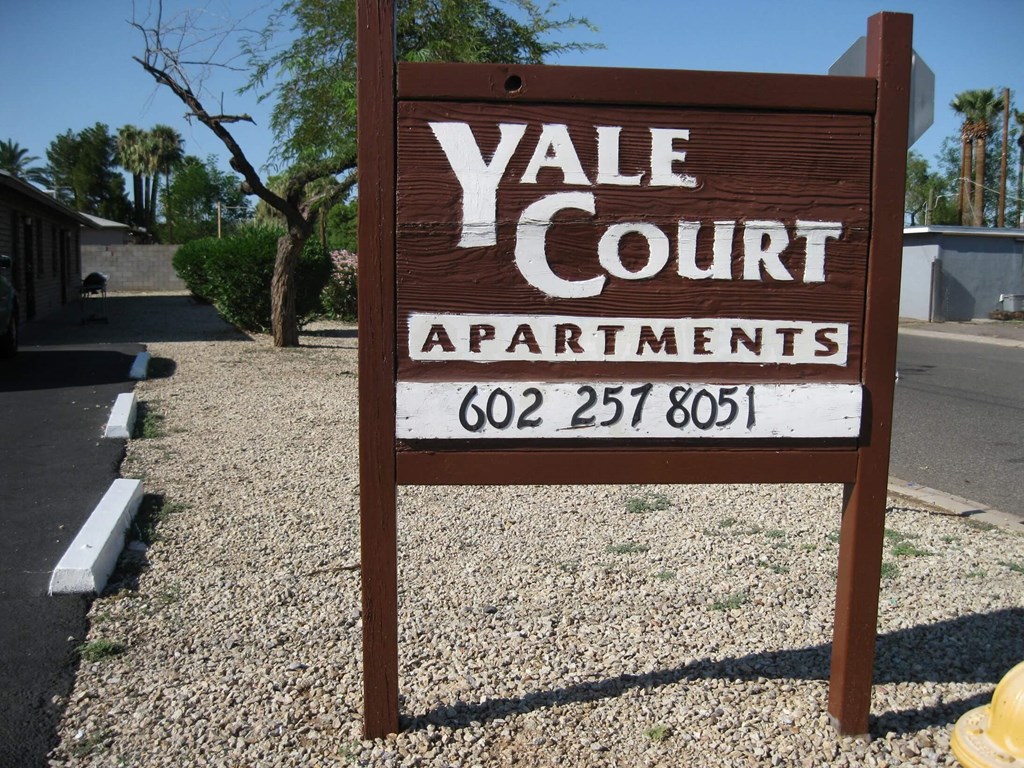Yale Court Apartments in Phoenix, AZ