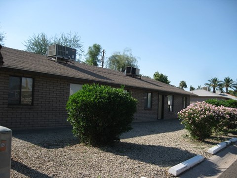 Yale Court Apartments in Phoenix, AZ