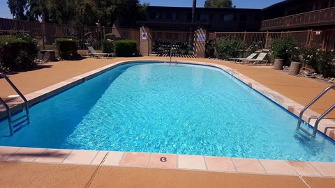 Camelback Properties apartments in Phoenix, AZ Pool