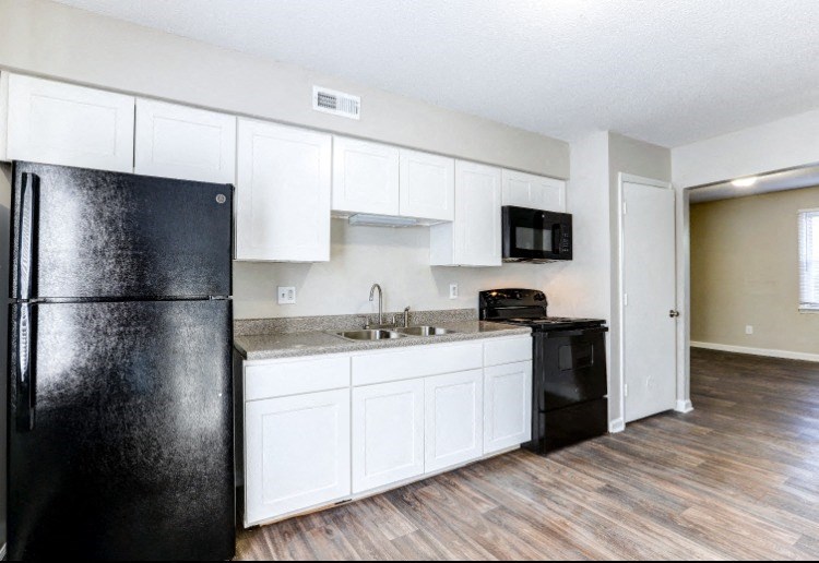 Black Appliances at Trails Corner Apartments, Raleigh