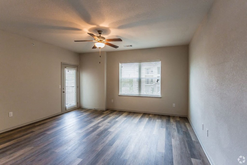 Living room at The Venue at 109 Apartments , Lebanon, Tennessee