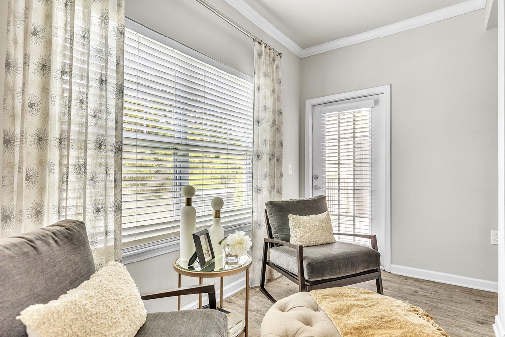 Warm And Inviting Living Room at Sterling Creek at Richmond Hill, Richmond Hill, 31324