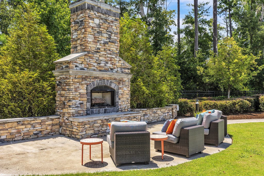 Stone fireplace at Sterling Creek at Richmond Hill, Richmond Hill