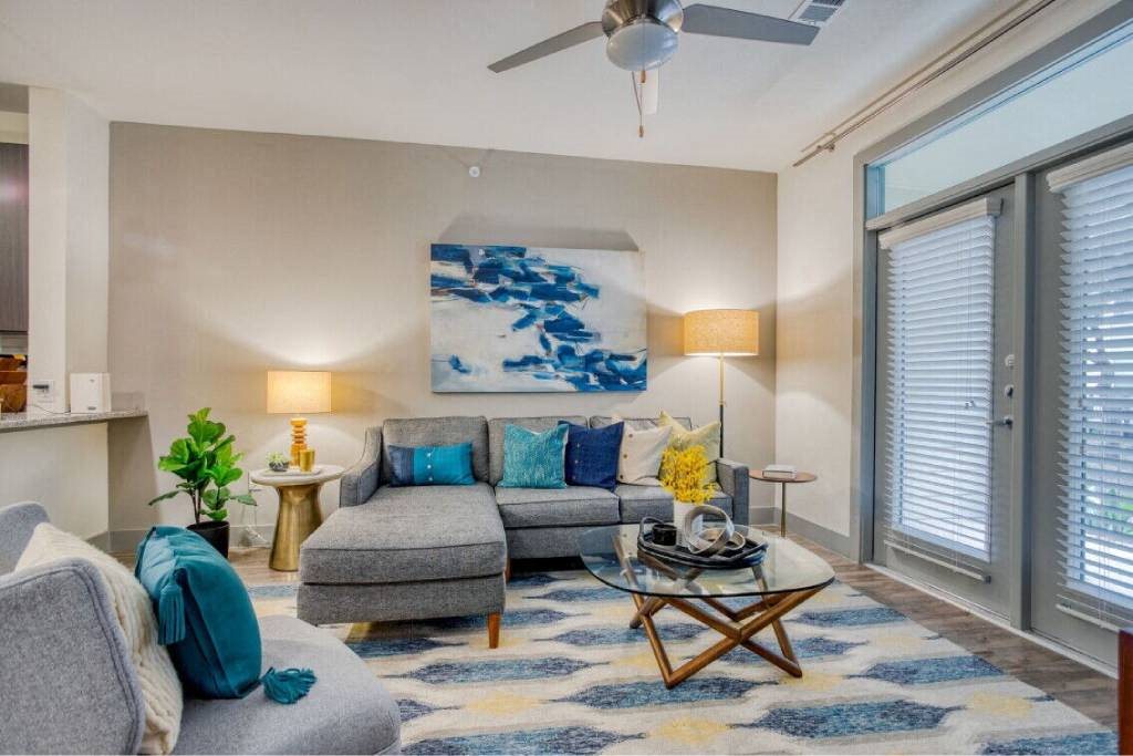 The Mark At Huebner Oaks Apartments