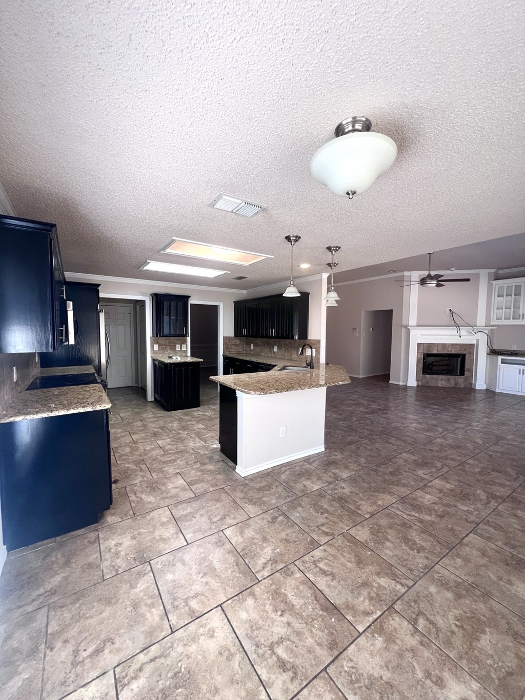 Blue Mesa Kitchen, Dining, Living
