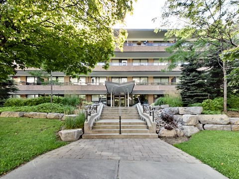 the building in which the hotel is located