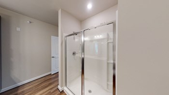 Bathroom with shower and vinyl floors - Photo Gallery 60