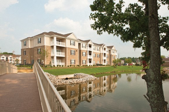 Lakeside walking and jogging trail