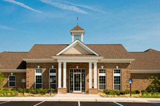 Leasing Office Community clubhouse and leasing office entrance - Photo Gallery