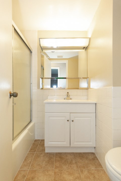 Almar Arms Bathroom