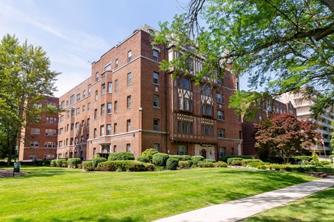 Hampton House Apartments Exterior