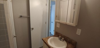 colonialclubapt.com - Photo Gallery 5