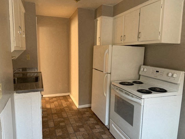 fairhillgardensapt.com