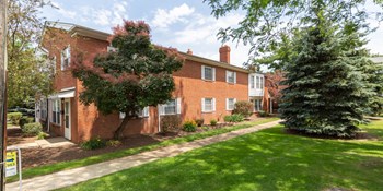 Oxford Court Apartments Exterior - Photo Gallery 6