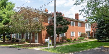 Oxford Court Apartments Exterior - Photo Gallery 5