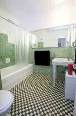 Hampton House Bathroom