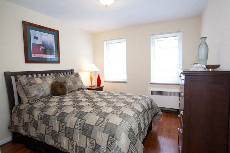 Parkway Manor Bedroom