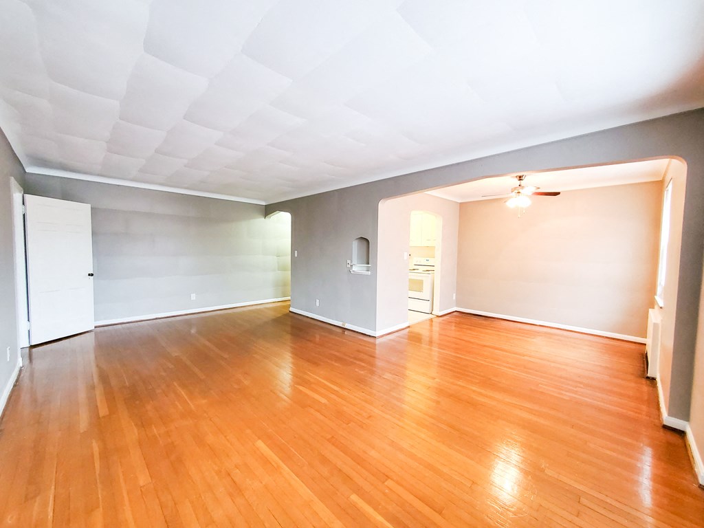 Parkway Manor Living Room and Dining Room