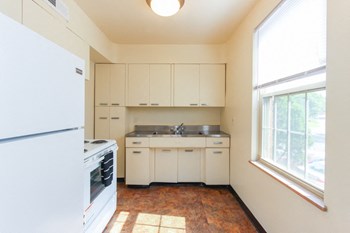 Van Aken Villas Kitchen - Photo Gallery 3