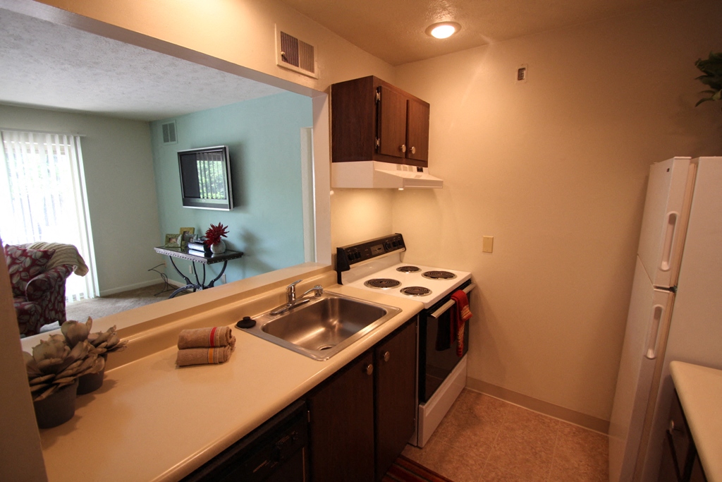 2678 Montana Ave. 2 Beds Apartment for Rent Photo Gallery 2
