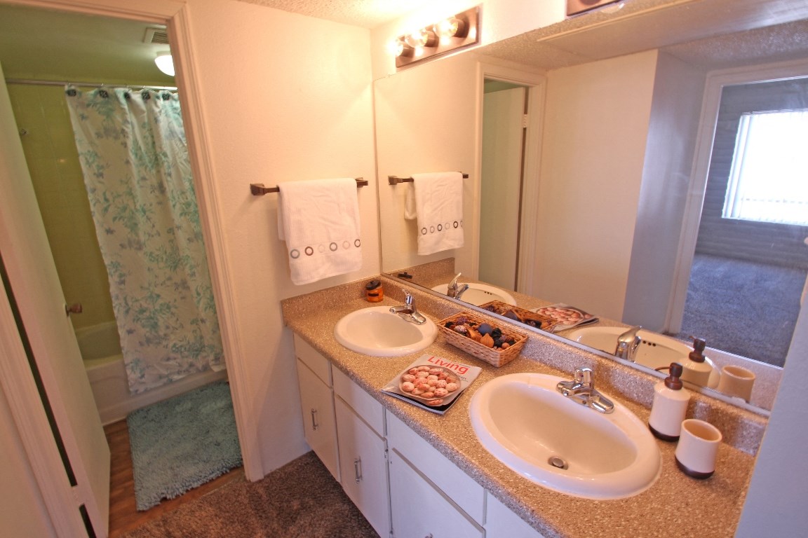 Harvard Square Apartments, 6050 Ridgecrest Rd, Dallas, TX RENTCafé