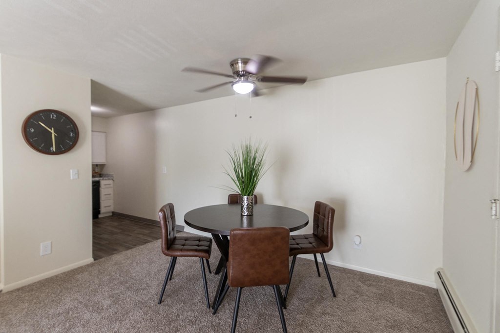 dining area with ceiling fan  at Aspen Village, Cincinnati