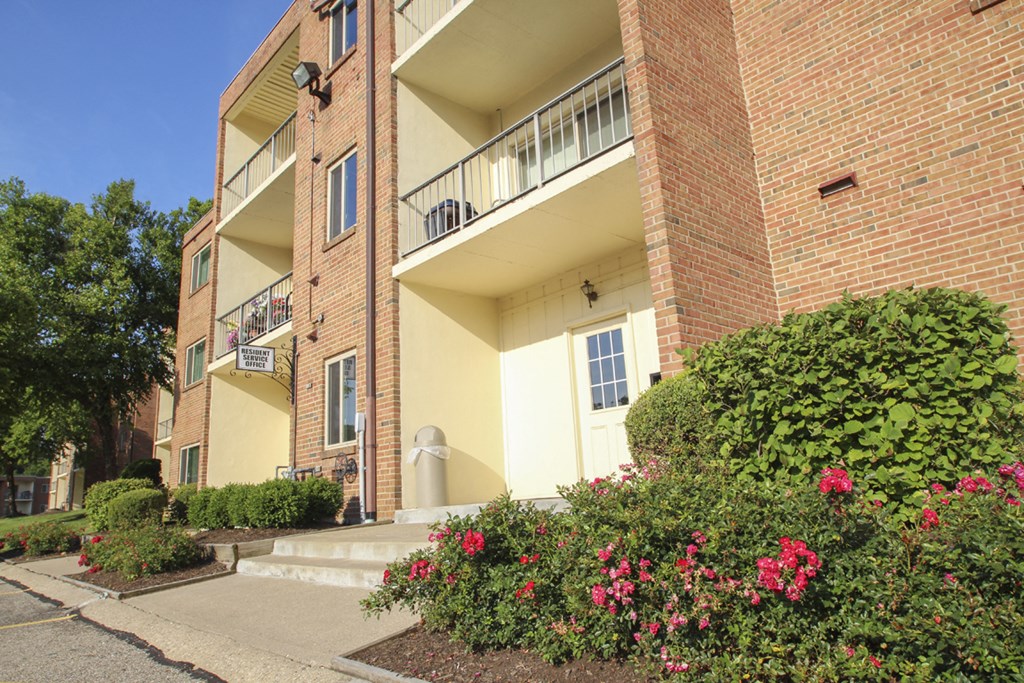 Building Exterior at Aspen Village, Ohio, 45238