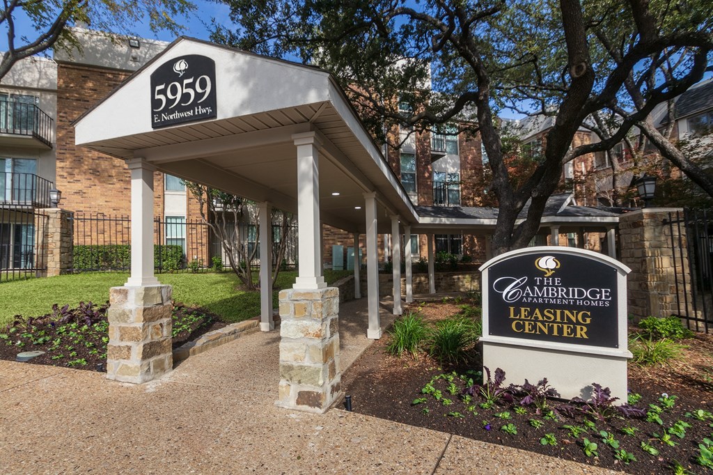 This is a photo of the main entrance to Cambridge Court Apartments in Dallas, TX.