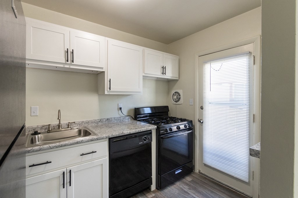 This is a photo of the kitchen in the 631 square foot, B-style (Ranch) 1 bedroom/1 bath floor plan at Colonial Ridge Apartments in the Pleasant Ridge neighborhood of Cincinnati, OH.