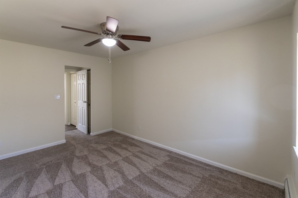 This is a photo of the bedroom in the 631 square foot, B-style (Ranch) 1 bedroom/1 bath floor plan at Colonial Ridge Apartments in the Pleasant Ridge neighborhood of Cincinnati, OH.