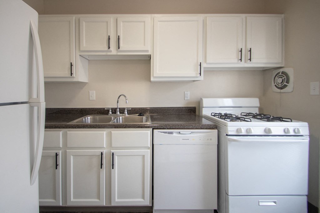 This is a photo of the kitchen in the 631 square foot, B-style (Ranch) 1 bedroom/1 bath floor plan at Colonial Ridge Apartments in the Pleasant Ridge neighborhood of Cincinnati, OH.